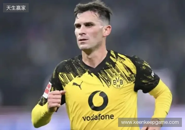 TA：布莱顿签格罗斯的转会费略低于200万欧元，有100万欧奖金